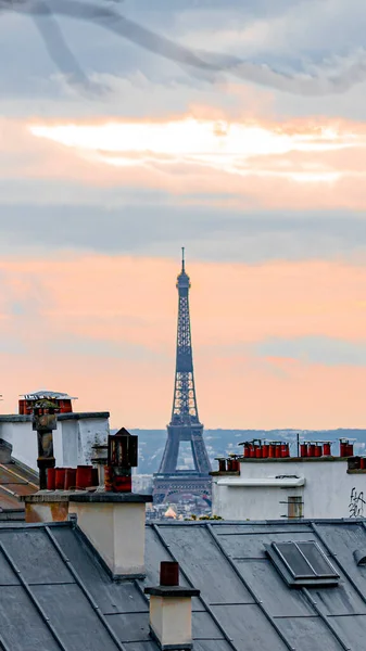 Paris Chimneys Com Visitas Cidade Rooftops — Fotografia de Stock