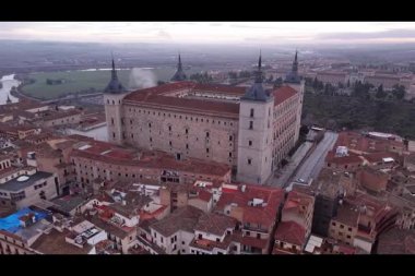 Imgenes area de la ciudad de Toledo, Spain, durante el amanecer, Toledo Katedrali, Toledo Alcazar, sensor de 1 pulgada, 4k 30fps