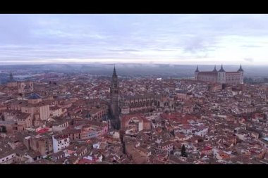 Imgenes area de la ciudad de Toledo, Spain, durante el amanecer, Toledo Katedrali, Toledo Alcazar, sensor de 1 pulgada, 4k 30fps