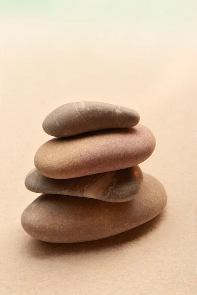 Japonês zen jardim de pedra na areia — Fotografia de Stock