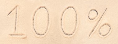 % 100 yazı sahil kumu yazılmış