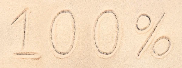 100% bokstäver skrivna på stranden sand — Stockfoto