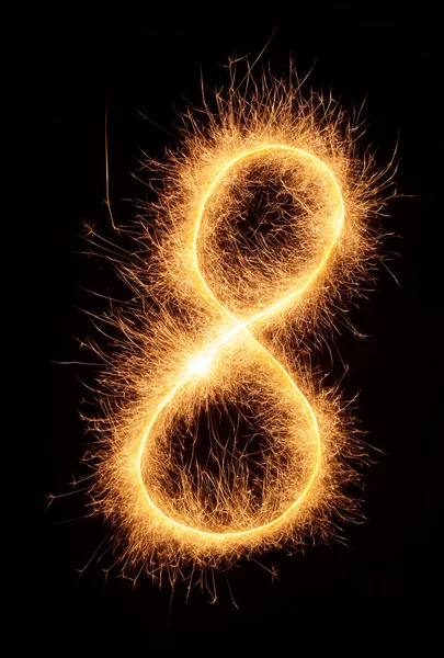 "8 "-Zahl mit Bengalifunkeln gezeichnet — Stockfoto