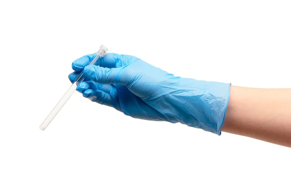 Primo piano della mano del medico donna in blu sterilizzato guanto chirurgico che tiene fiala di vetro bianco con un farmaco — Foto Stock