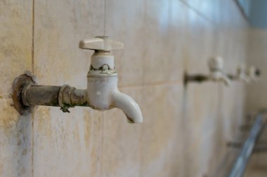 Plastik Camii su dokunun