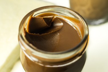 Çikolata tereyağı topples