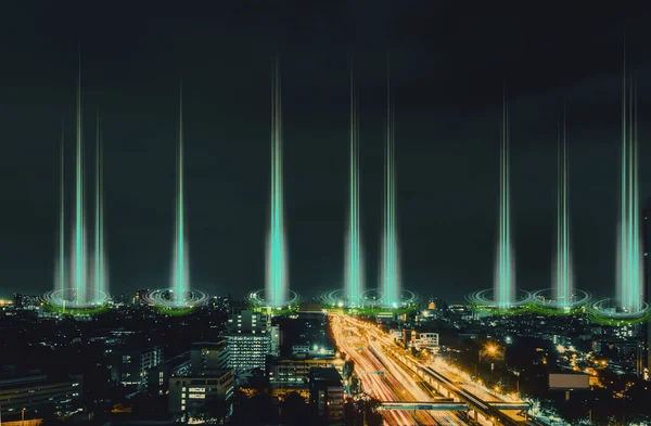 具有无线网络连接概念 抽象通信技术概念的城市 — 图库照片