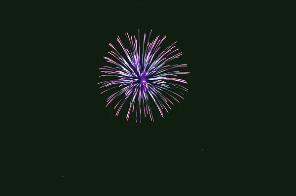 Abstrakter Farbiger Feuerwerkshintergrund Mit Freiem Platz Für Text — Stockfoto