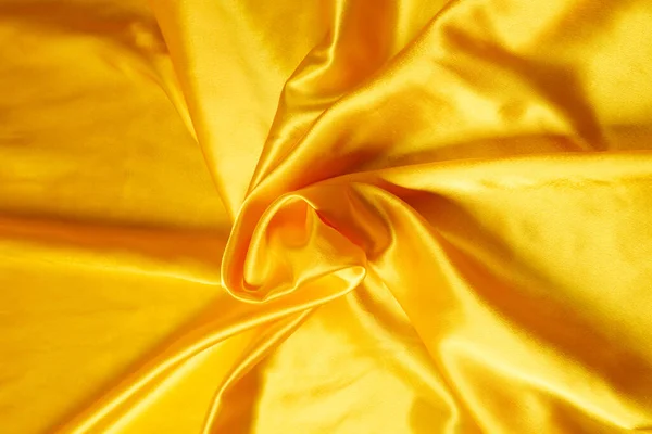 Farbiges Gelbes Textil Satin Gewebe Gefaltet Falten Und Wellen Mit — Stockfoto