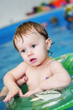 küçük bebek kız portresi