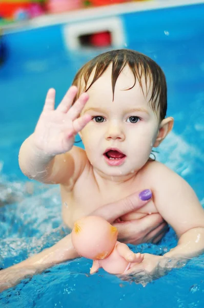 küçük bebek kız portresi