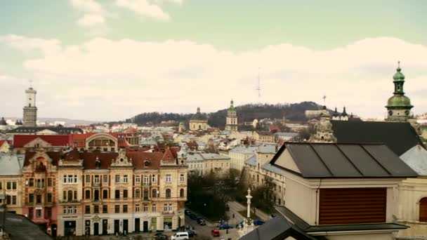 Kilátás nyílik a városra Lviv. A madártávlatból nézet. Panoráma — Stock videók