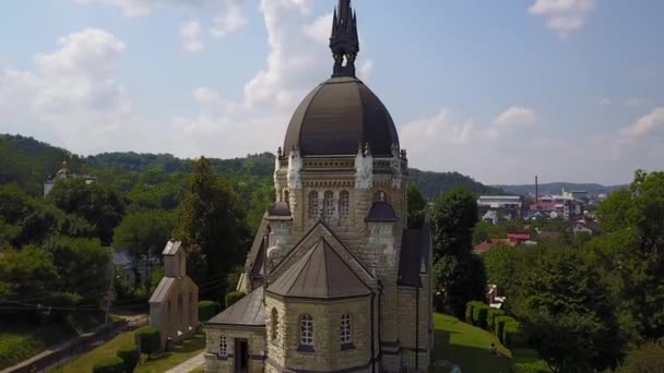 Aero kilátás. A Felemelkedés Temploma, Lviv, Znesinnia. 2020 ősze — Stock videók