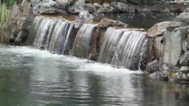 Ukrayna Kiev insan yapımı şelale