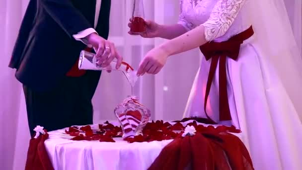 Schöne Sandzeremonie bei der Hochzeit — Stockvideo