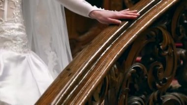 Gelin el raylar üzerinde merdiven