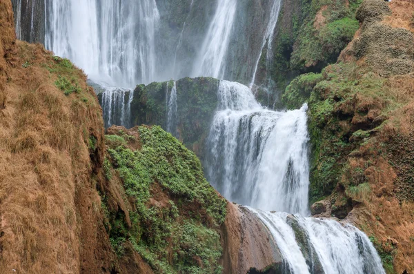 Městě Ouzoud vodopády v Grand Atlas vesnice Tanaghmeilt — Stock fotografie