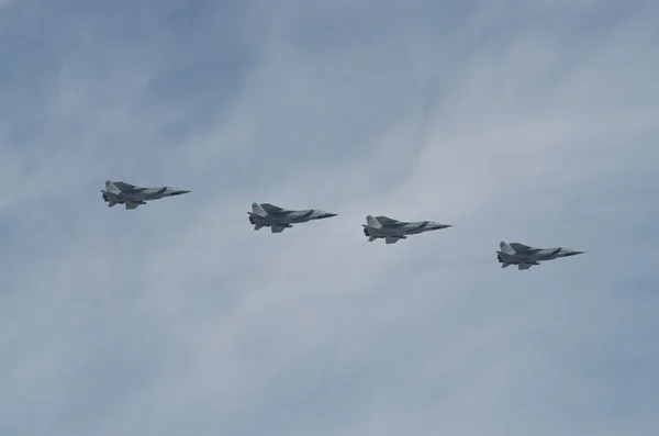 MOSCOW - MAY 9: Aerobatic demonstration team on parade devoted to 70th anniversary of victory in the Great Patriotic war. May 9, 2015, Moscow — Stock Photo, Image