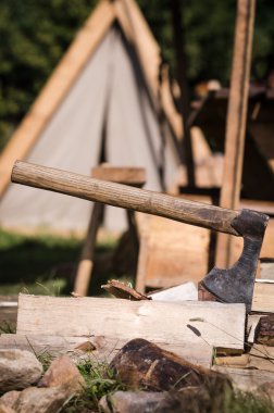 Günlük ve parçaları Impaled balta