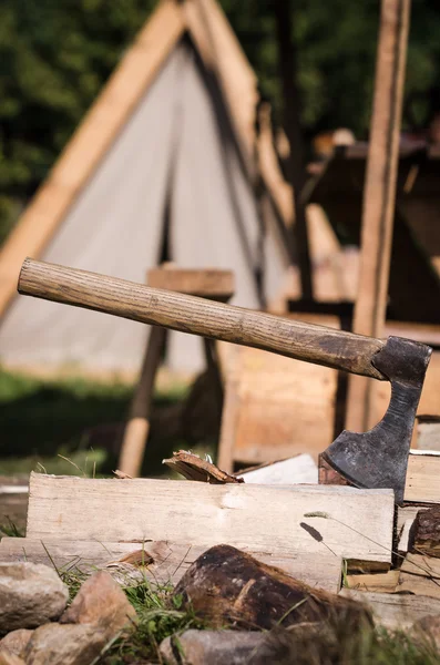 Günlük ve parçaları Impaled balta