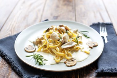 Mantarlı Tagliatelle makarnası.