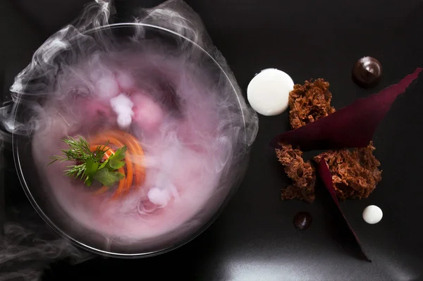 Molecular Cuisine. Delicious soup with beetroot. — Stock Photo, Image