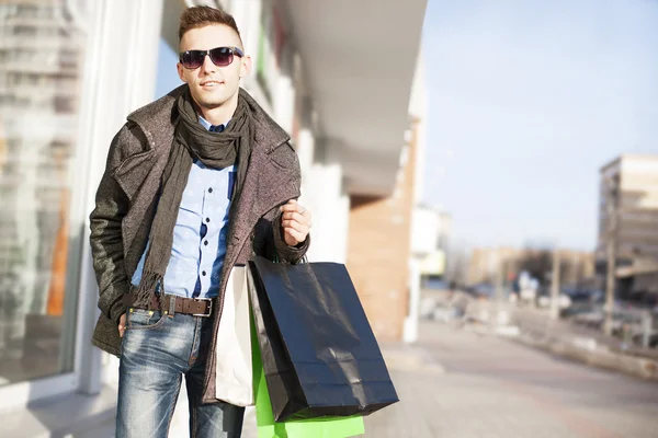 Homme shopping - Image de stock — Photo