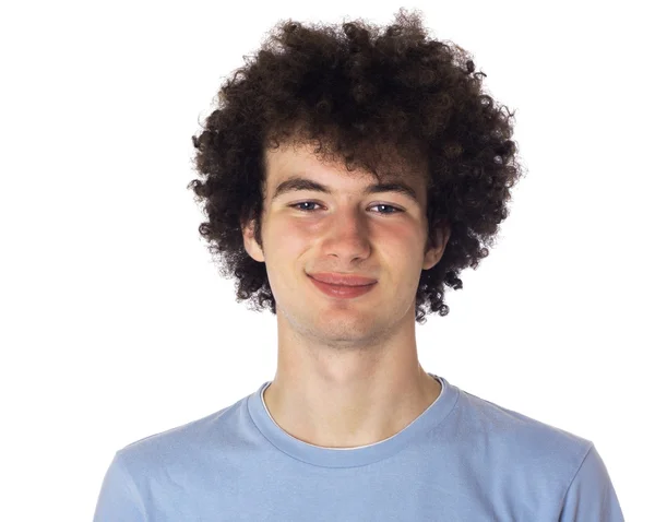 Gülümseyen genç bir adamın portresi.