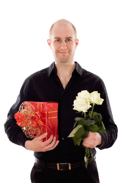 バラとギフト ボックスを持つ男 — ストック写真