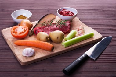 Kızarmış Dana eti için malzemeler