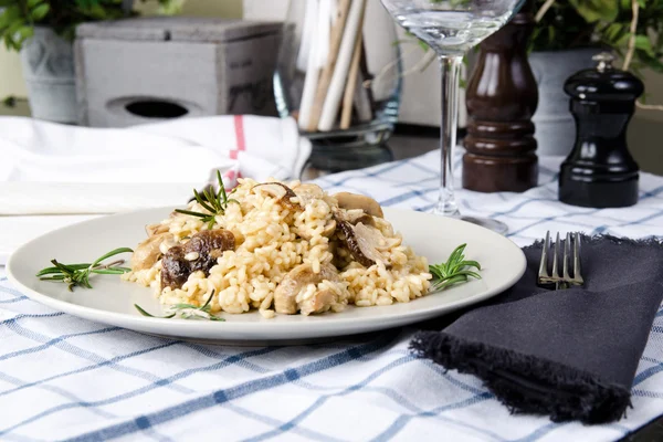 Risotto met paddestoelen — Stockfoto