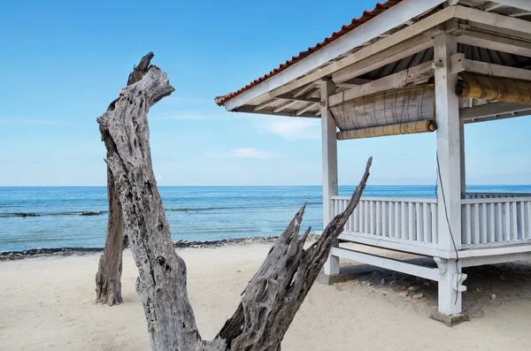 从巴厘岛的海滩上太阳棚 — 图库照片