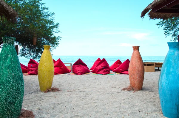 Sacchetti di fagioli sulla spiaggia - Immagine di scorta — Foto Stock