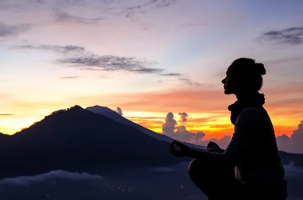 Meditation in the mountains — Stock Photo, Image