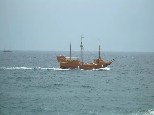 Sailing into the storm — Stock Photo, Image