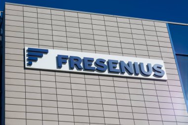 Bad Homburg, Almanya 7 Mart 2021. Fresenius binası, diyaliz hizmetleri ve ürünler konusunda uzmanlaşmış. Yatay