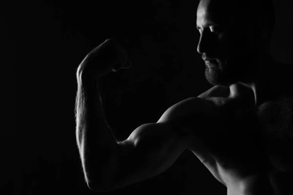 Stüdyoda erkek portresi