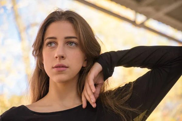 Sesión Aire Libre Para Mujer Estación Tren —  Fotos de Stock