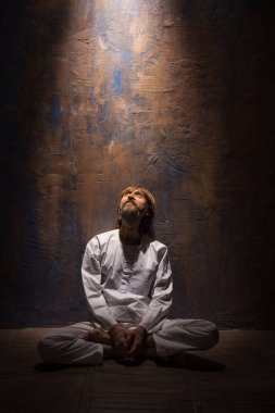 Stüdyo erkek portresi, dramatik karakter