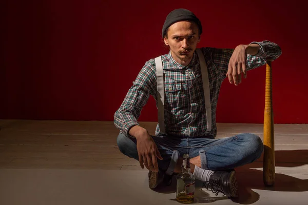 Erkek karakter gibi suçlular için sanatsal stüdyo oturumu