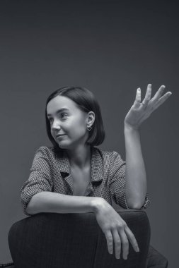 Genç bir kadın için stüdyo oturumu