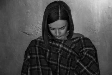 Güzel bir kadın için kışkırtıcı stüdyo oturumu