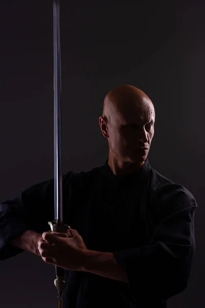 Wushu ustası eğitim sürecinde