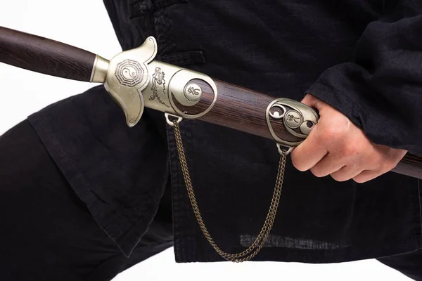 Wushu ustası eğitim sürecinde