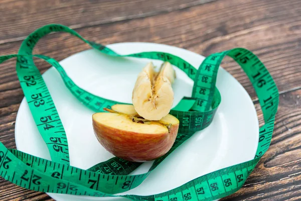 Bananen Där Biten Skuren Ligger Äpplet — Stockfoto