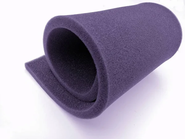 Rollo Material Espuma Esponja Púrpura Aislado Sobre Fondo Blanco —  Fotos de Stock