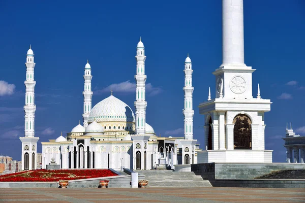 White Mosque Minarets Blue Sky Nur Sultan City — Stock Photo, Image