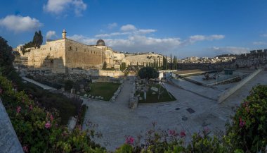Kudüs 'ün eski kentindeki pazar meydanının harabelerinin manzarası.