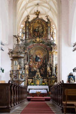 Weissenkirchen, Wachau Vadisi, Avusturya 'daki Tuna Nehri' nin yanındaki Aziz Michael Kilisesi 'nin içinde.