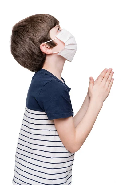 Liten Pojke Med Ansikte Mask Titta Upp Isolerad Vit Bakgrund — Stockfoto
